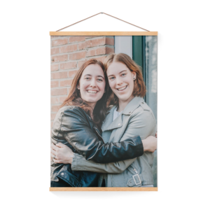 Gepersonaliseerde poster met houten posterhanger 40x50