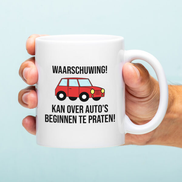Mok Waarschuwing! Kan Over Auto&apos;s Beginnen Te Praten!