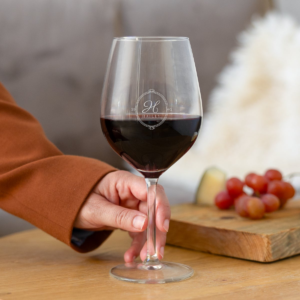 Rode wijnglas graveren - 1 stuk