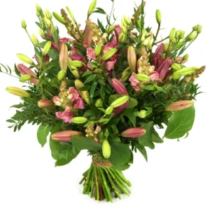 Roze lelies gecombineerd met roze bloemen