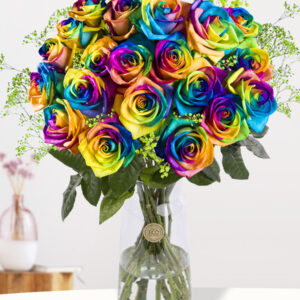 Regenboog rozen met groen gipskruid