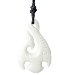 Tribal Bone kettinghanger Maori Fishhook White