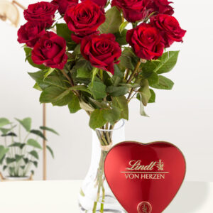 Valentijnsboeket - 12 rode rozen EverRed - Incl Lindt hart